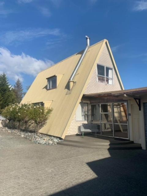 Classic A-Frame On Milford Te Anau Ngoại thất bức ảnh